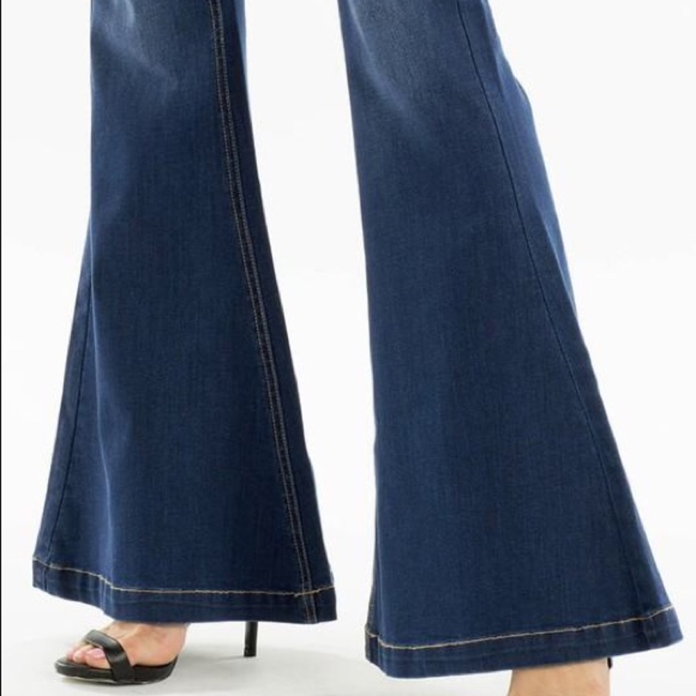 SOLD⭐️NWOT boutique Bell bottom jeans - Picture 10 of 10